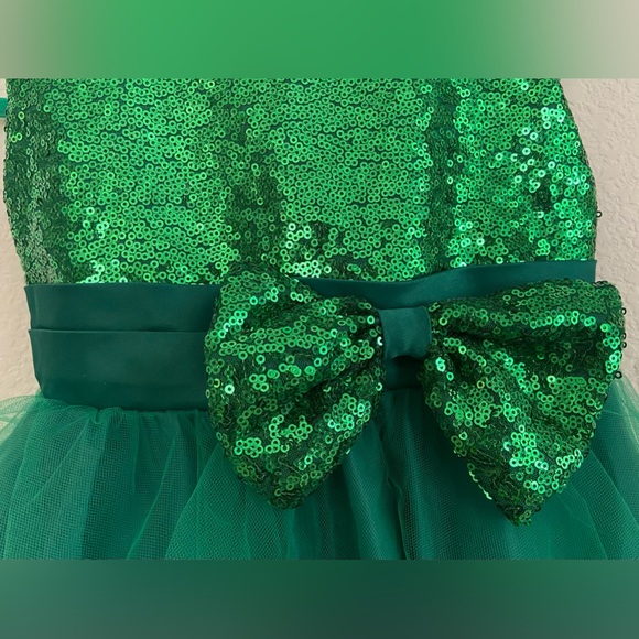 Dress for a 3-year-old, elegant and comfortable. Green color. - Picture 10 of 17